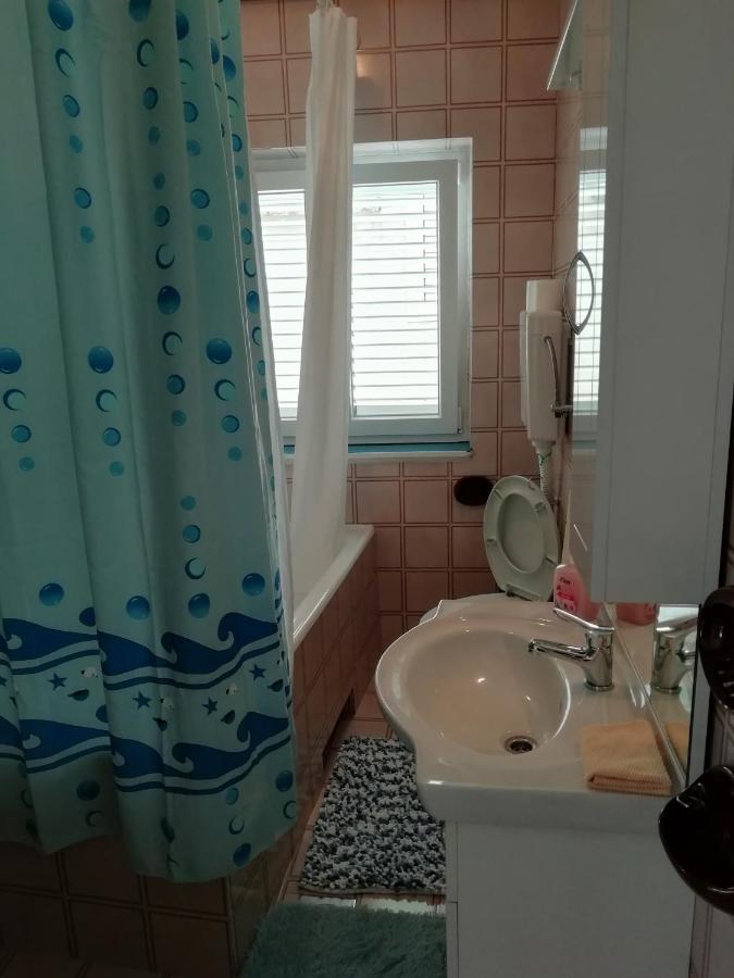 Apartman Zana Vodice Zewnętrze zdjęcie