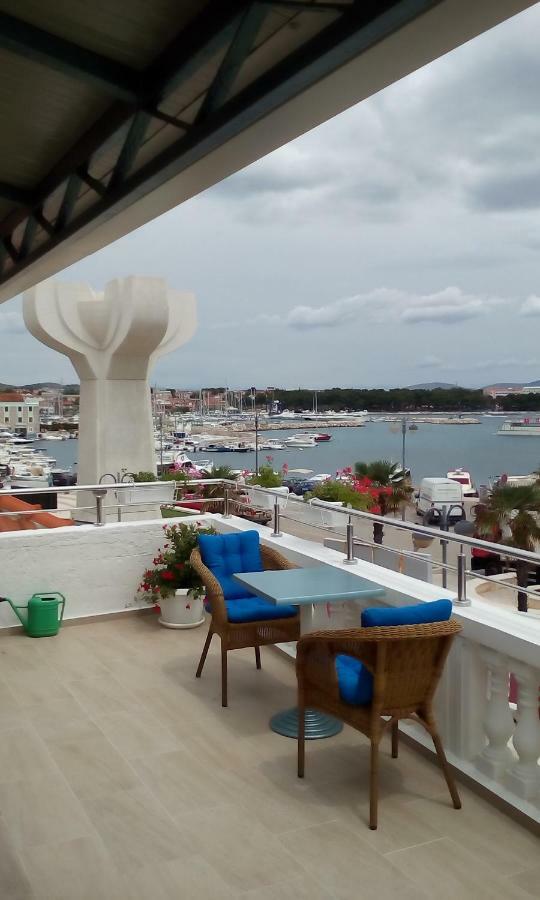 Apartman Zana Vodice Zewnętrze zdjęcie