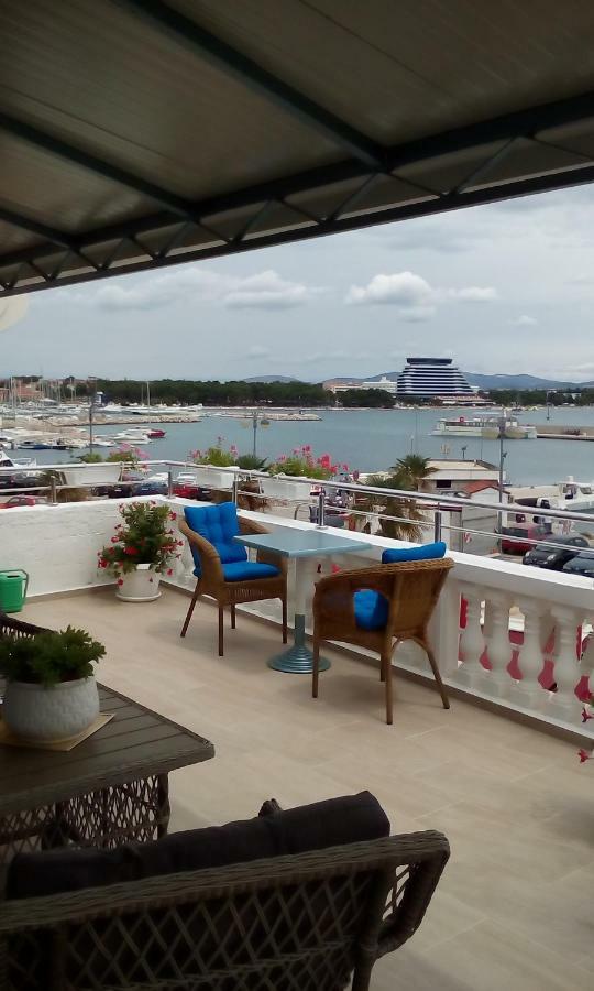 Apartman Zana Vodice Zewnętrze zdjęcie