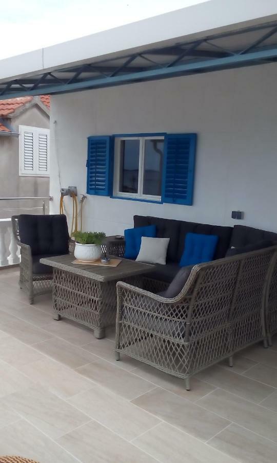 Apartman Zana Vodice Zewnętrze zdjęcie